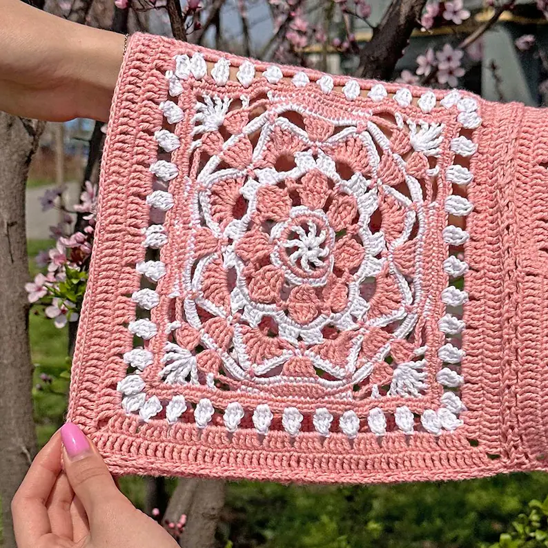 🌼 Daisy Granny Square Sweater Pattern Solanly